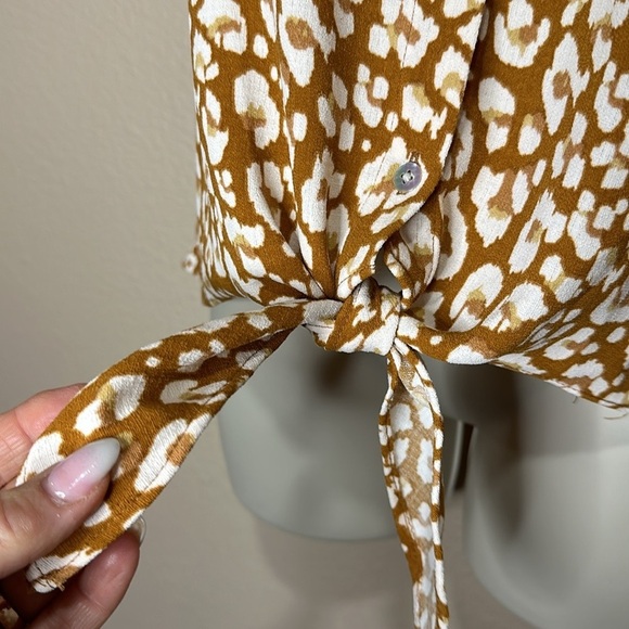 NINE WEST Animal Print Tie-Front Blouse, Size M, EUC - Picture 3 of 5